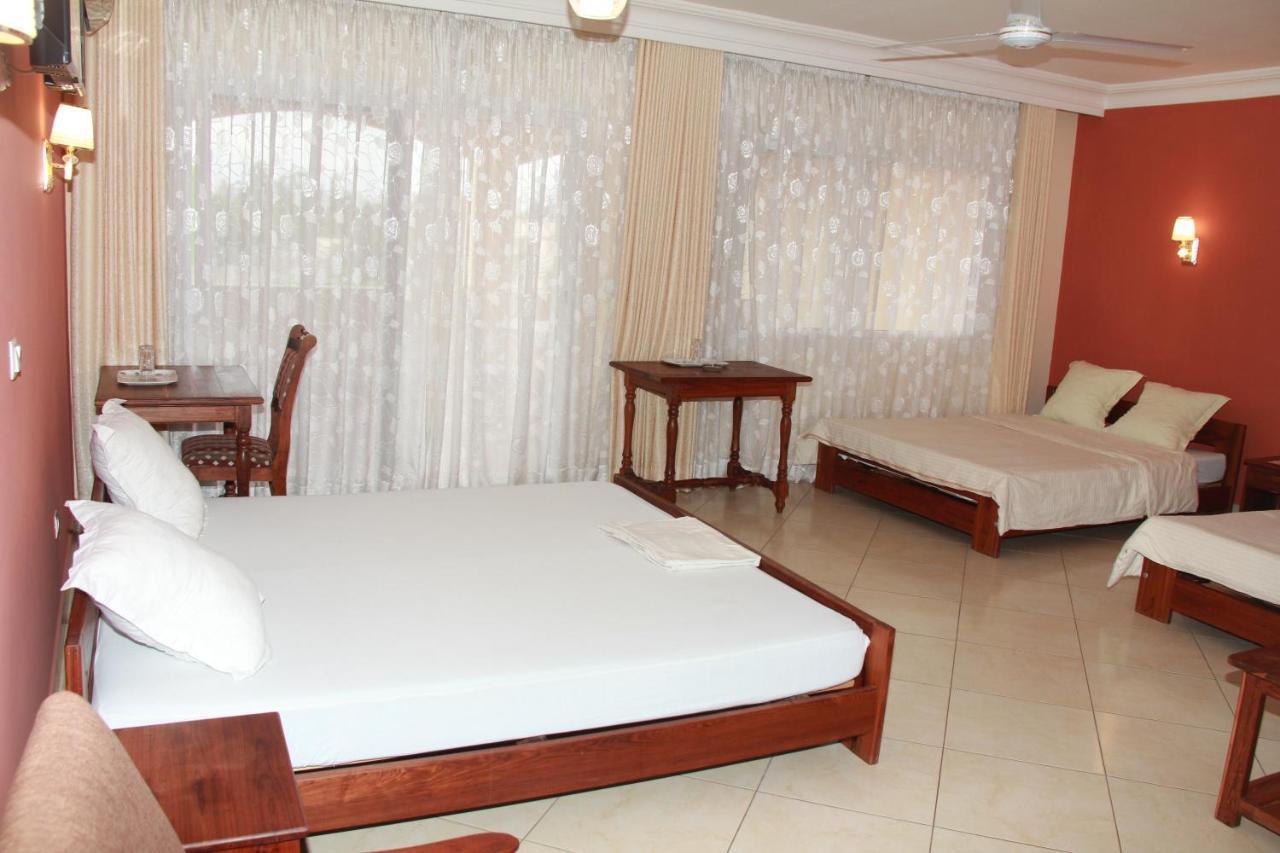 Hotel Menabe موروندافا المظهر الخارجي الصورة