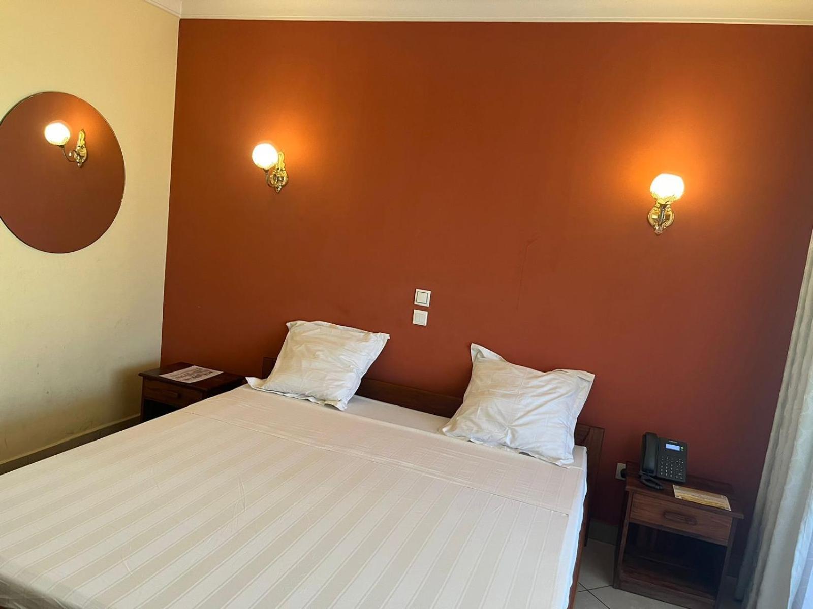 Hotel Menabe موروندافا المظهر الخارجي الصورة