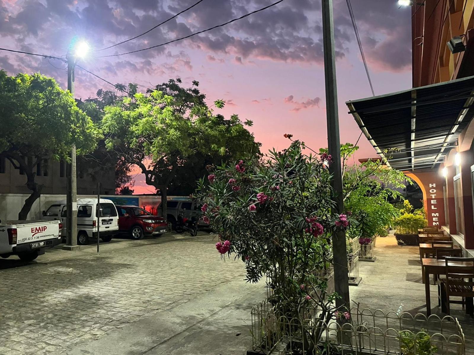 Hotel Menabe موروندافا المظهر الخارجي الصورة
