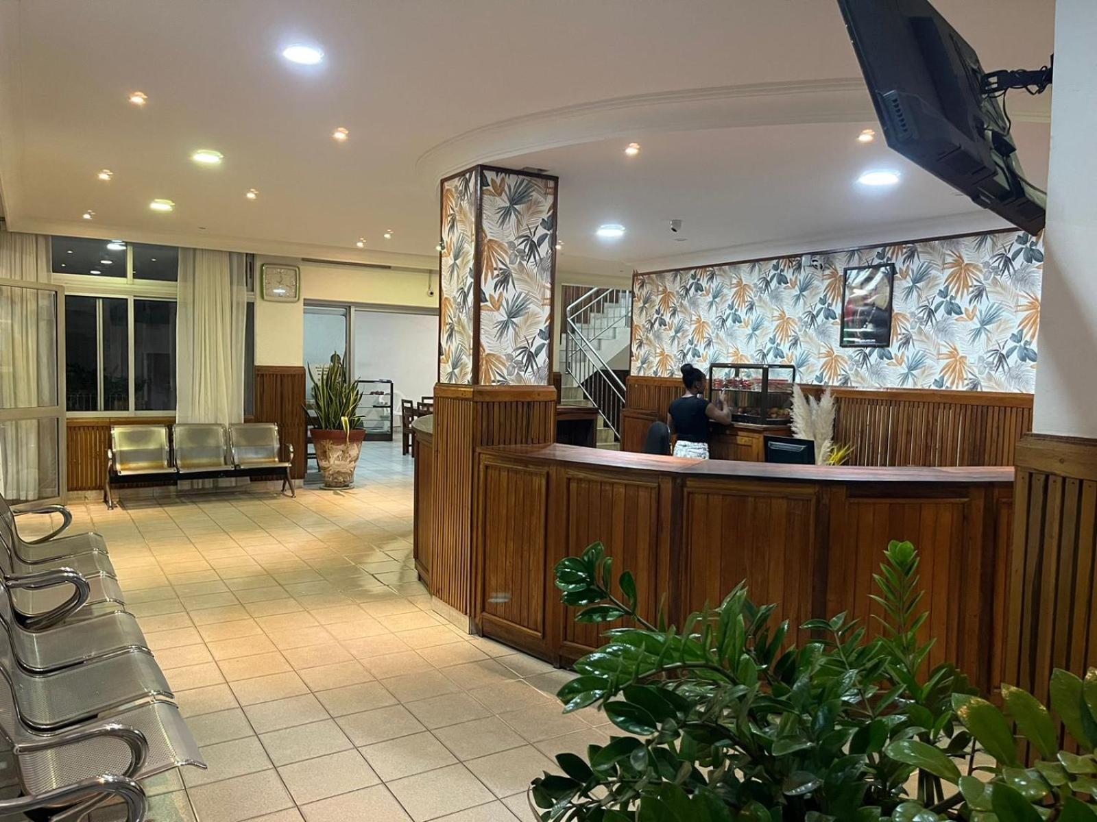 Hotel Menabe موروندافا المظهر الخارجي الصورة