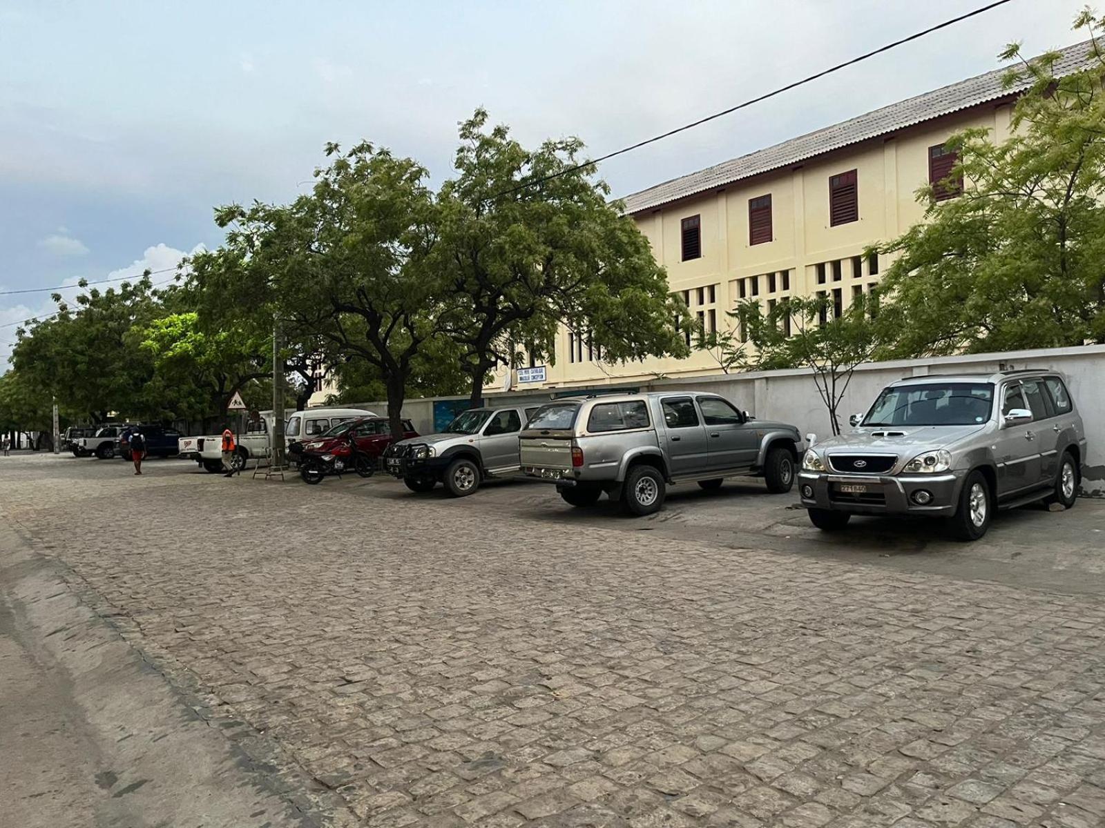 Hotel Menabe موروندافا المظهر الخارجي الصورة
