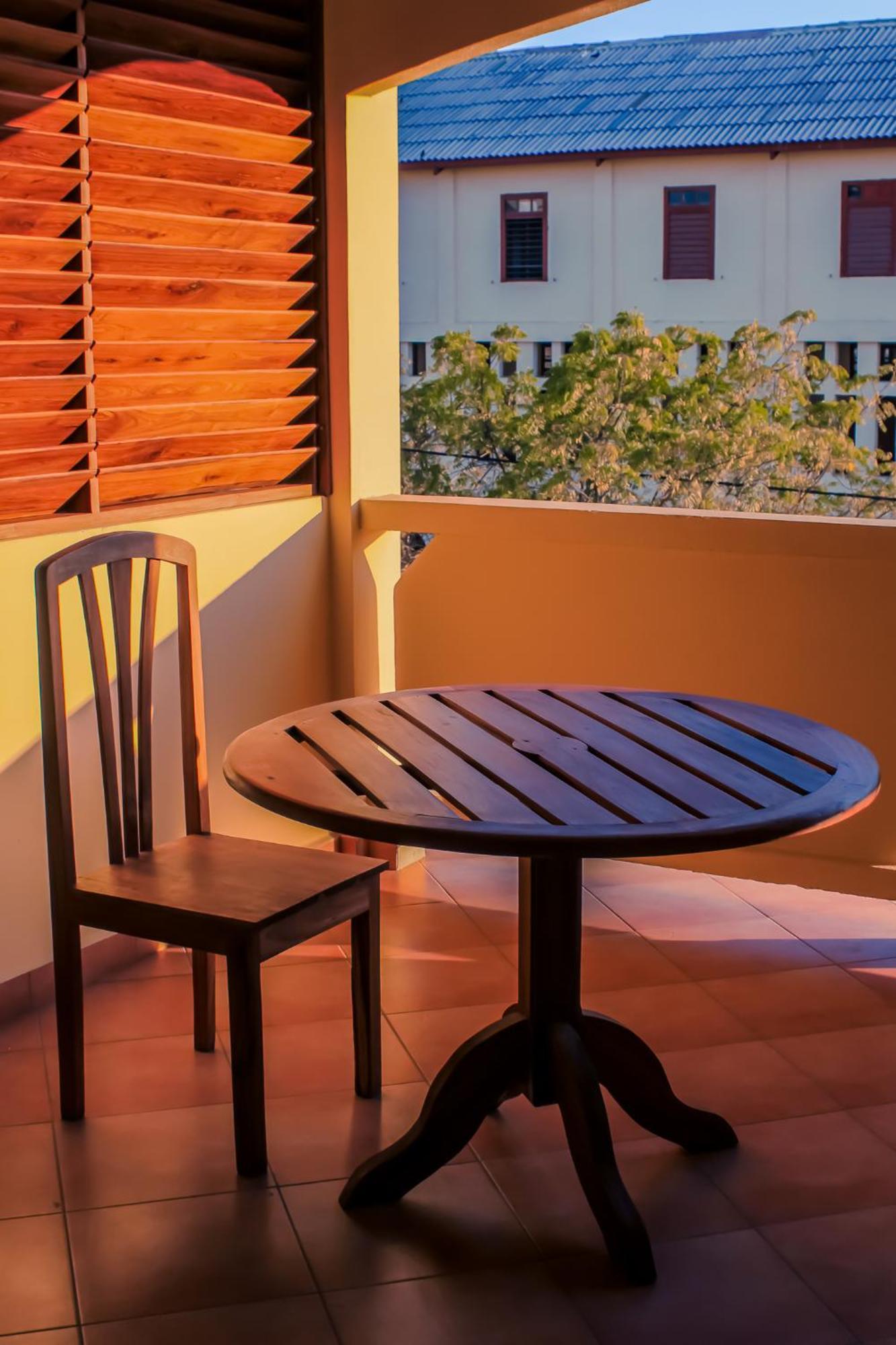 Hotel Menabe موروندافا المظهر الخارجي الصورة