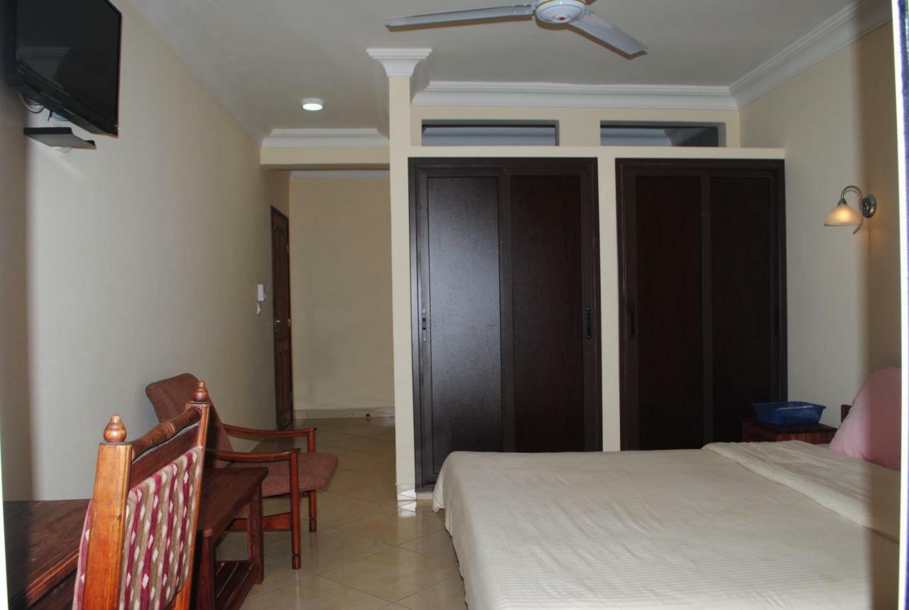 Hotel Menabe موروندافا المظهر الخارجي الصورة