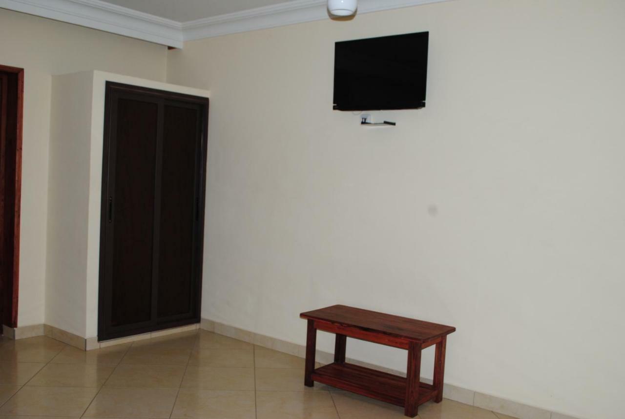 Hotel Menabe موروندافا المظهر الخارجي الصورة